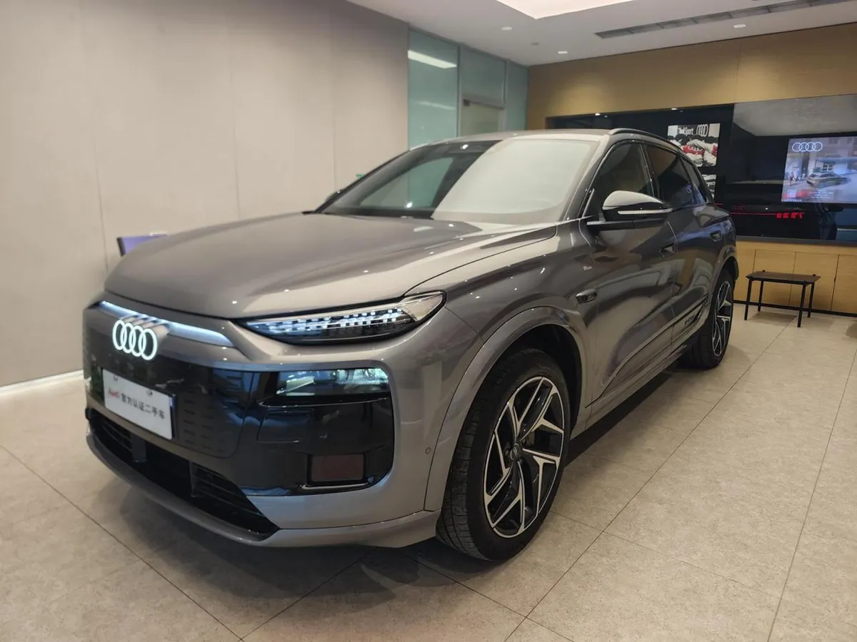 AUDI Q6L E-TRON FIRST EDITION 2026