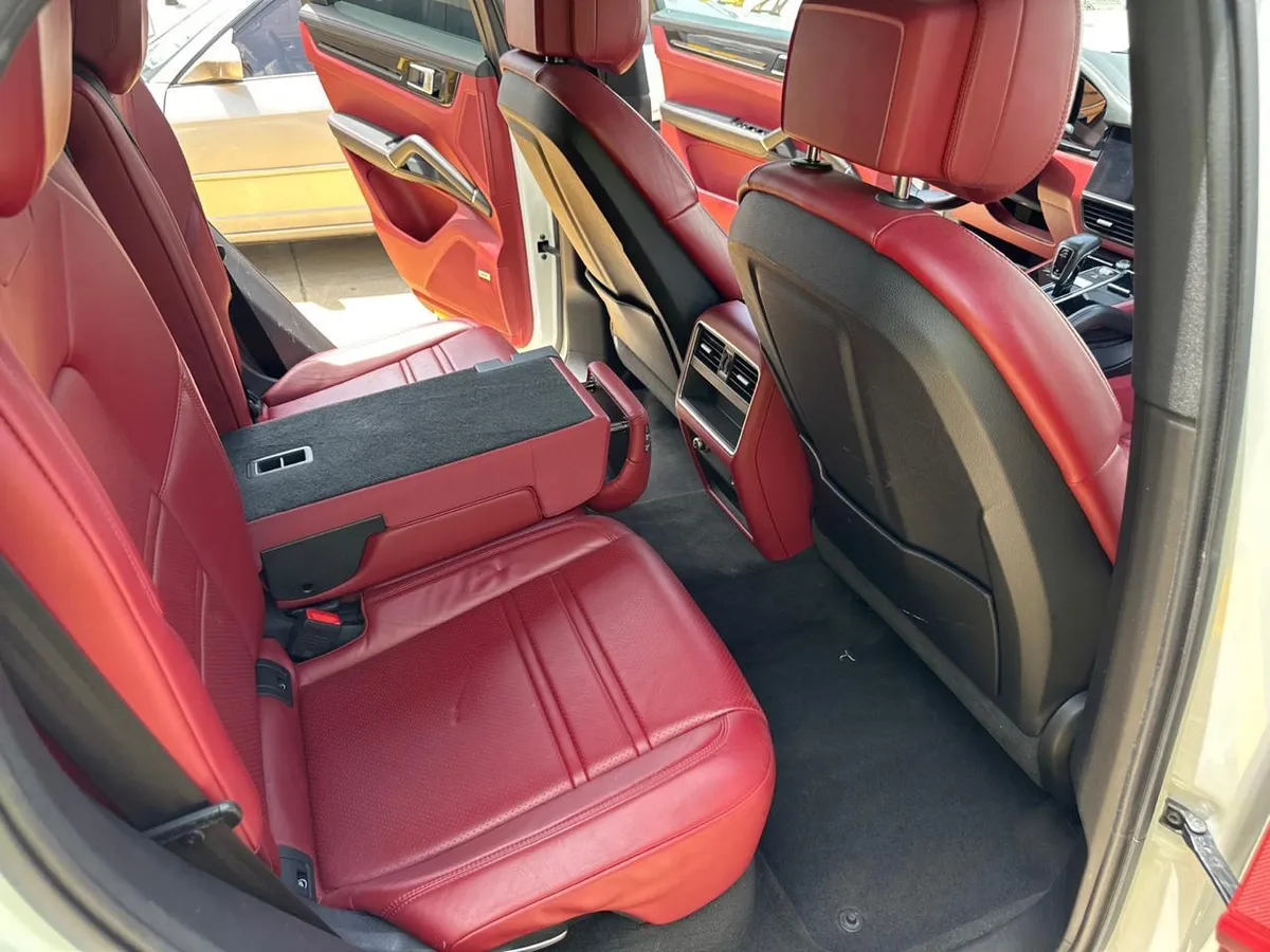PORSCHE CAYENNE 2021
