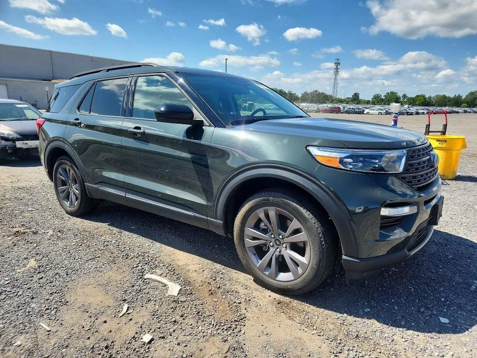 FORD EXPLORER XLT 2022