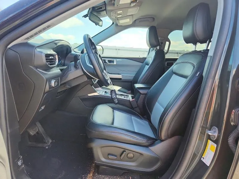 FORD EXPLORER XLT 2022