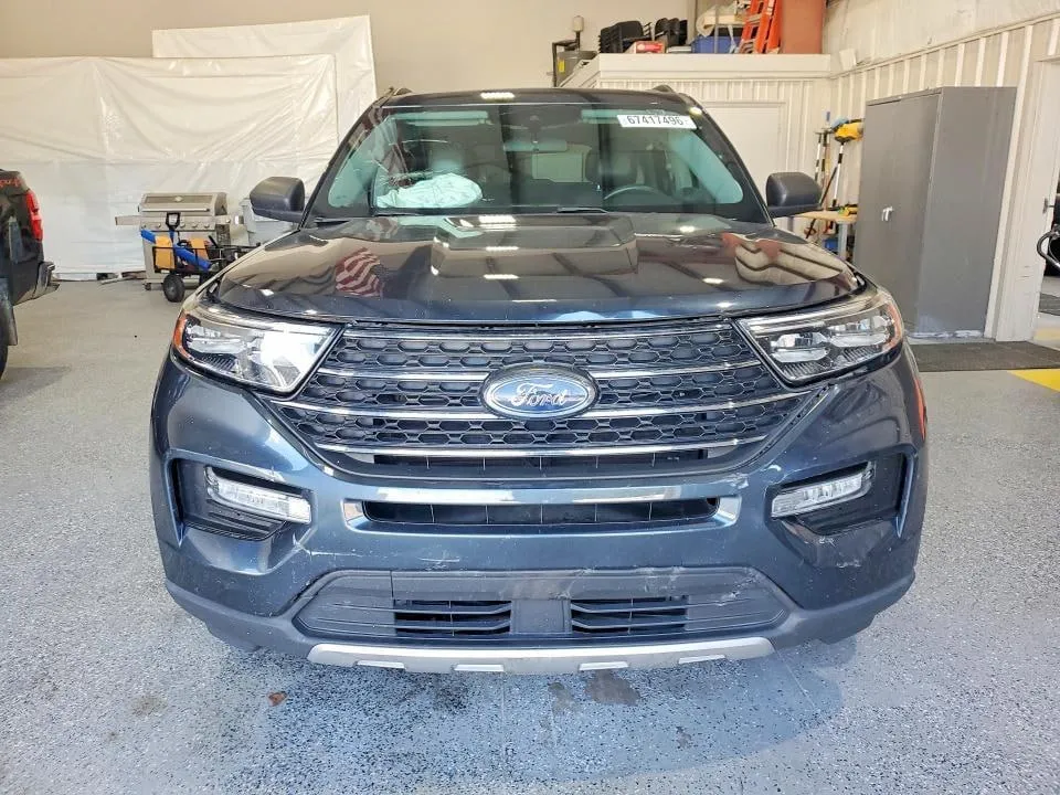 FORD EXPLORER XLT 2023