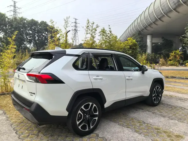 TOYOTA RAV4 PREMIUM EDITION 2022