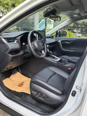 TOYOTA RAV4 PREMIUM EDITION 2022