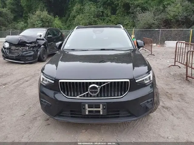 VOLVO XC40 B5 PLUS BRIGHT THEME 2024