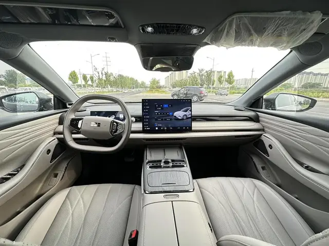 GEELY STAR 8 PHEV 2025