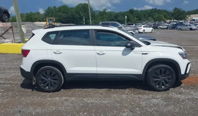 VOLKSWAGEN TAOS 2023