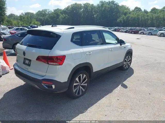 VOLKSWAGEN TAOS SE 2022