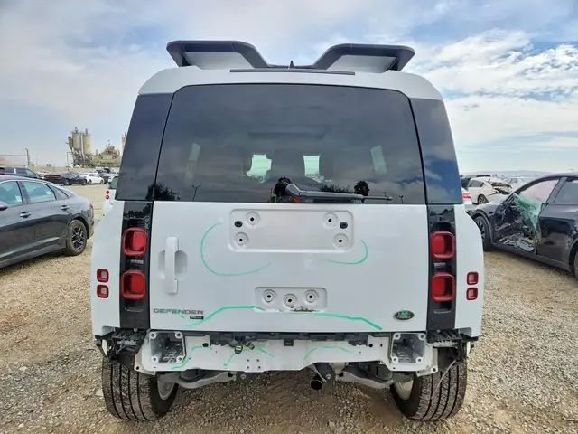 LAND ROVER DEFENDER 110SE 2023