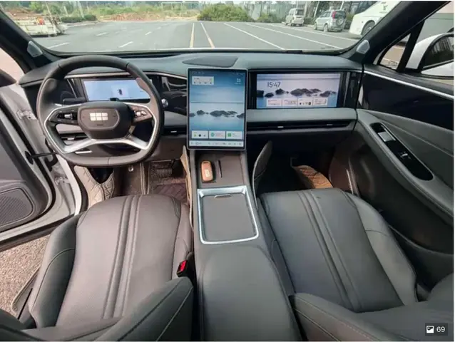 GEELY GALAXY L7 2025
