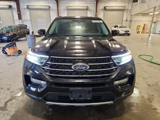 FORD EXPLORER XLT 2023