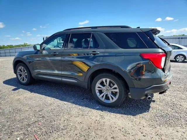 FORD EXPLORER XLT 2022