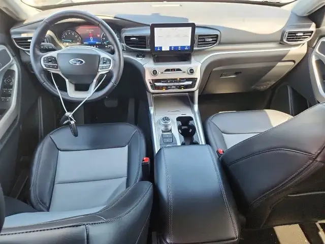 FORD EXPLORER XLT 2022