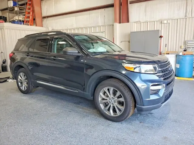 FORD EXPLORER XLT 2023