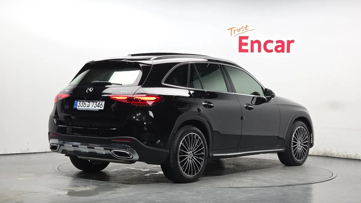 MERCEDES-BENZ GLC 300 2023