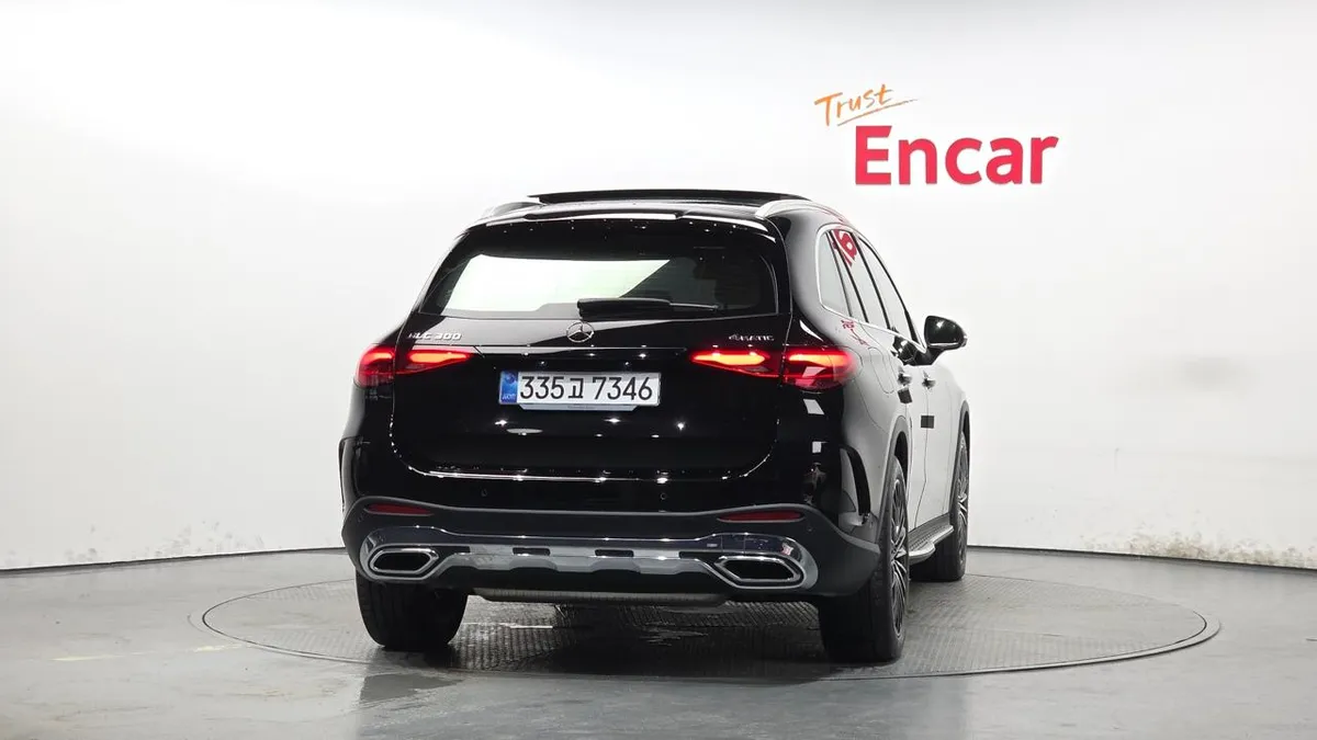 MERCEDES-BENZ GLC 300 2023
