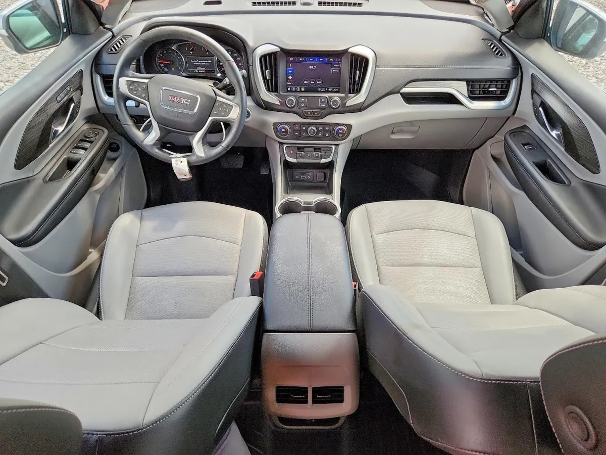 GMC TERRAIN SLT 2024