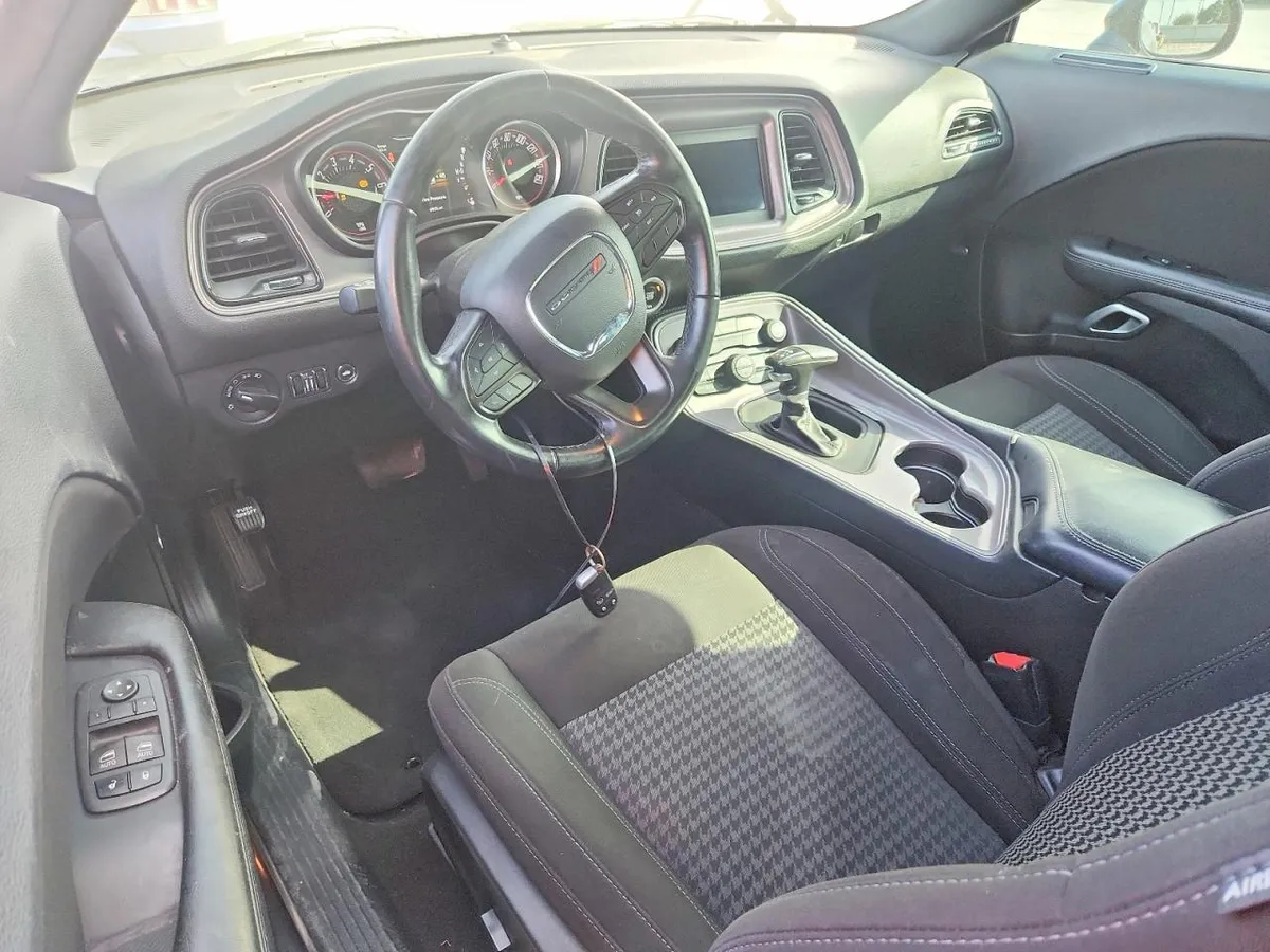DODGE CHALLENGER SXT 2023