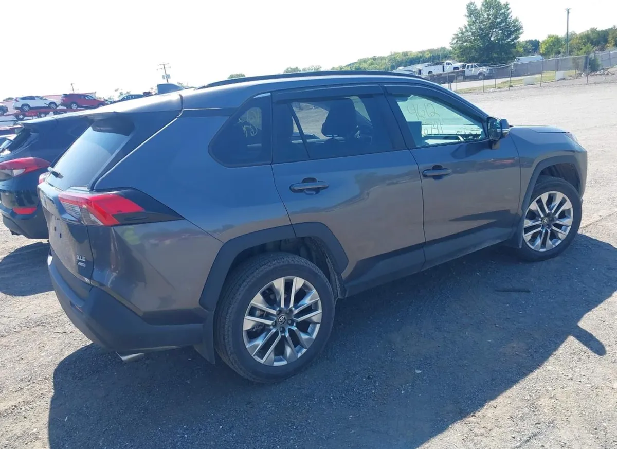 TOYOTA RAV4 5 2025