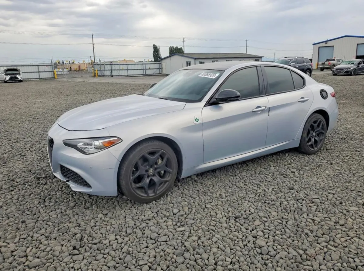 ALFA ROMEO GIULIA SPORT 2021