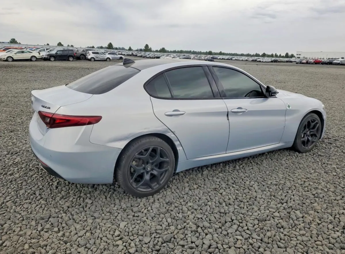 ALFA ROMEO GIULIA SPORT 2021