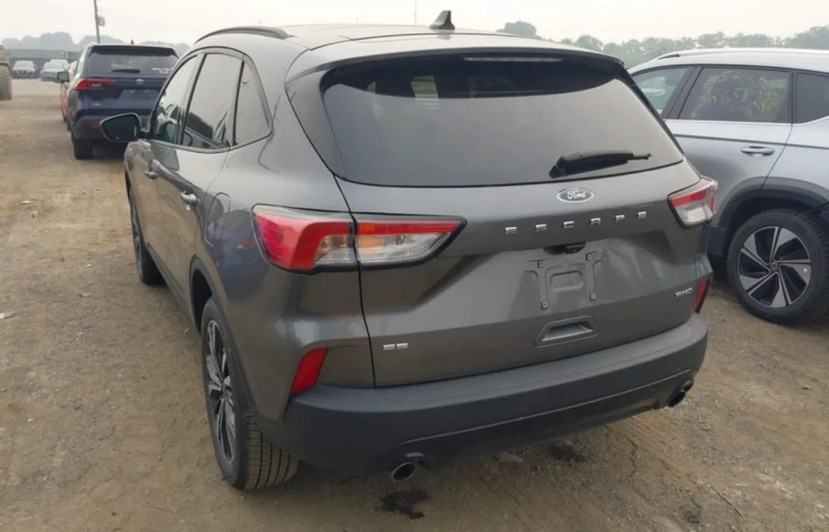 FORD ESCAPE SE 2022