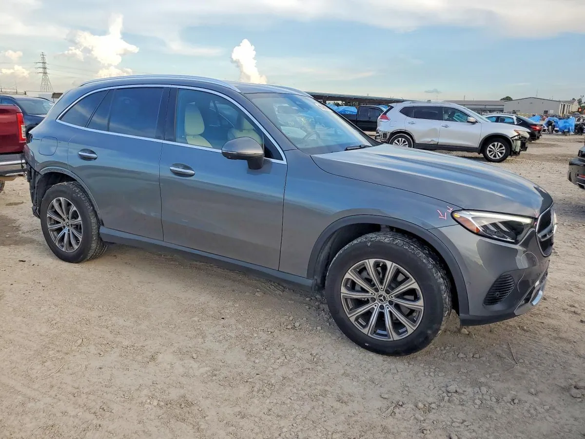 MERCEDES-BENZ GLC-CLASS 2023