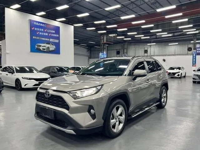 TOYOTA RAV4 2WD FASHION PLUS 2022