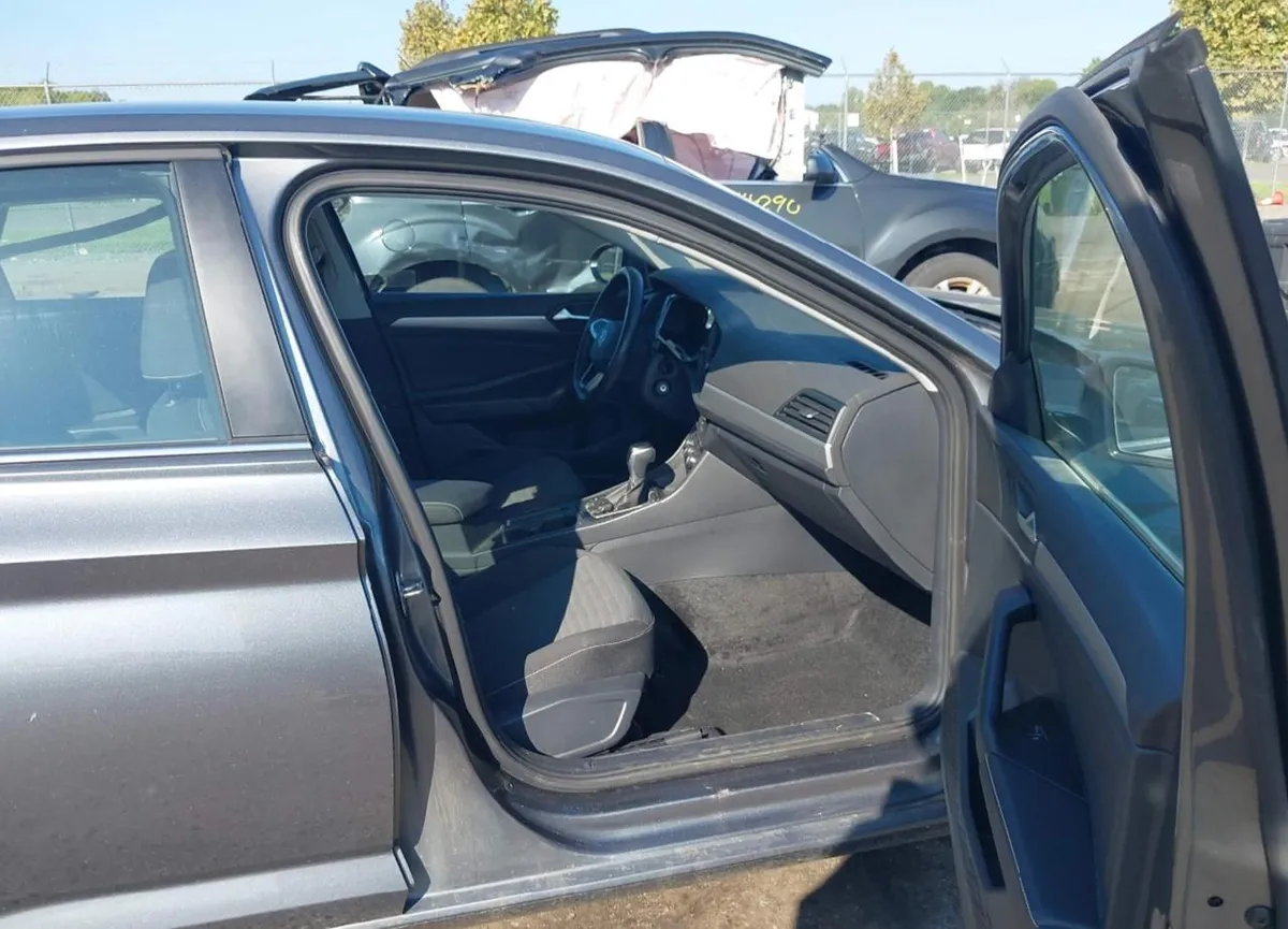 VOLKSWAGEN JETTA 2024