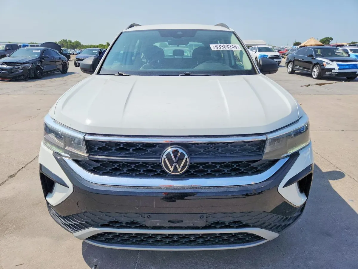 VOLKSWAGEN TAOS 2023