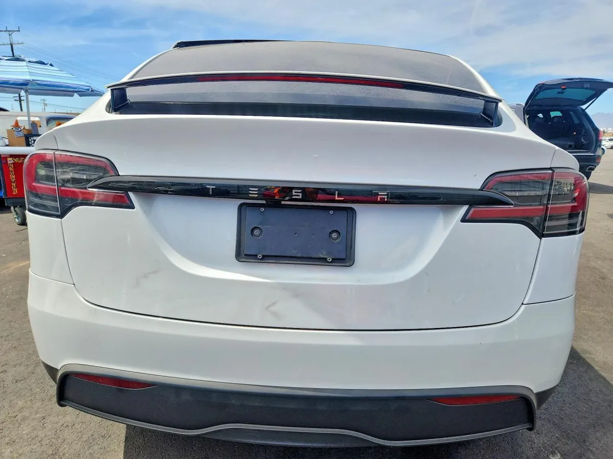 TESLA MODEL X 2023