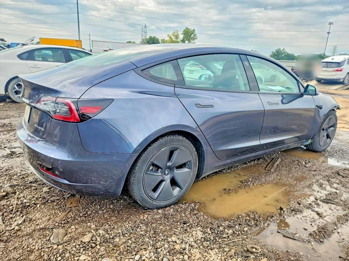 TESLA MODEL 3 2021