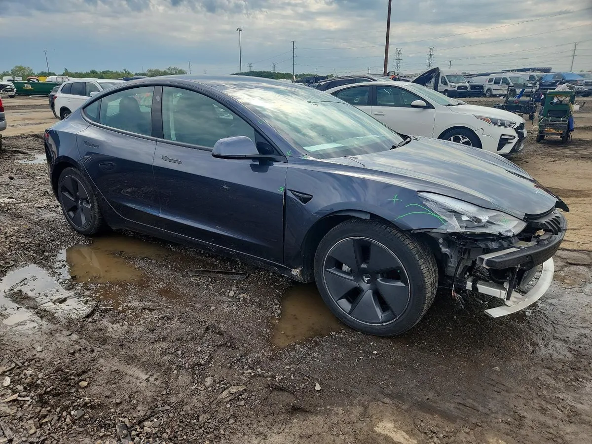TESLA MODEL 3 2021