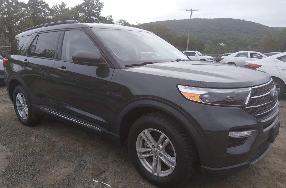 FORD EXPLORER XLT 2022