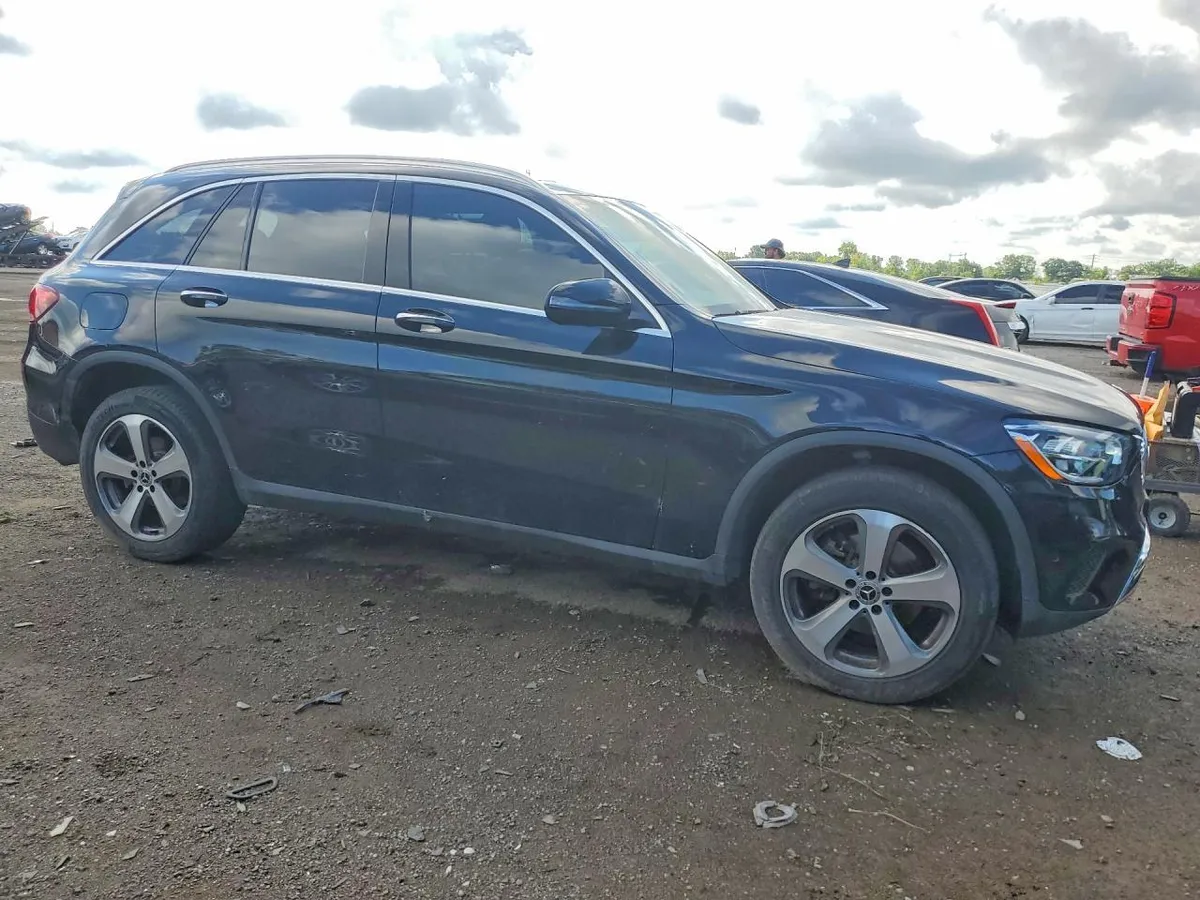 MERCEDES-BENZ GLC 300 2022