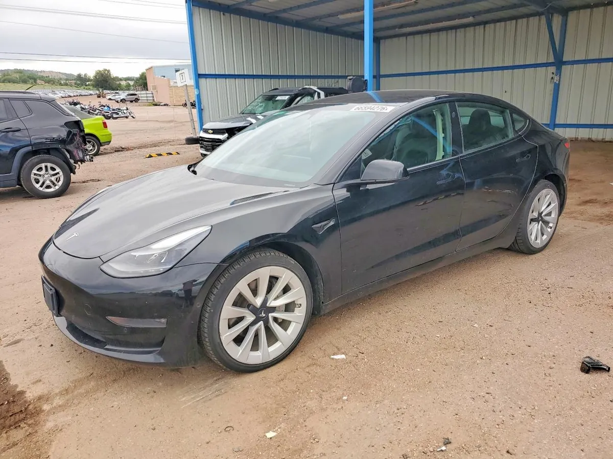 TESLA MODEL 3 2022