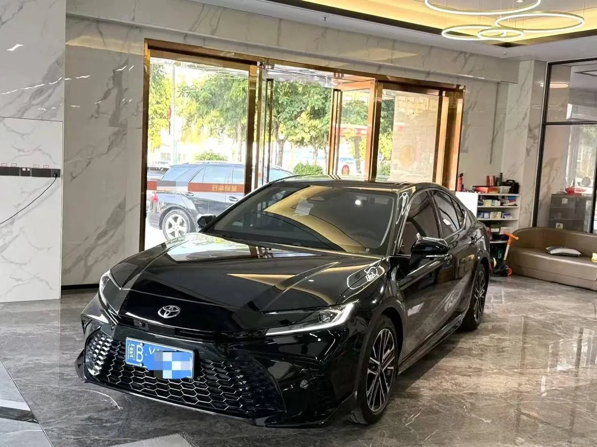 TOYOTA CAMRY 2026