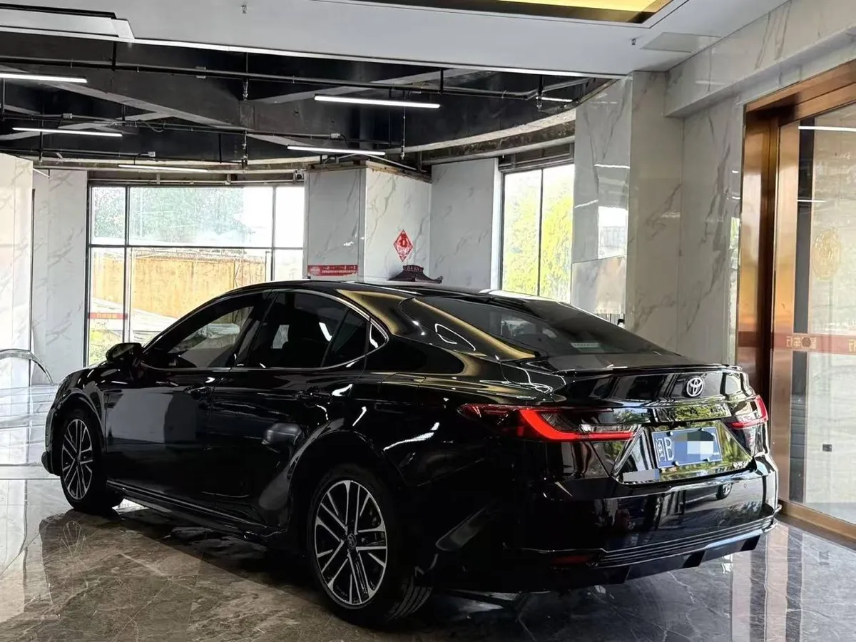 TOYOTA CAMRY 2026