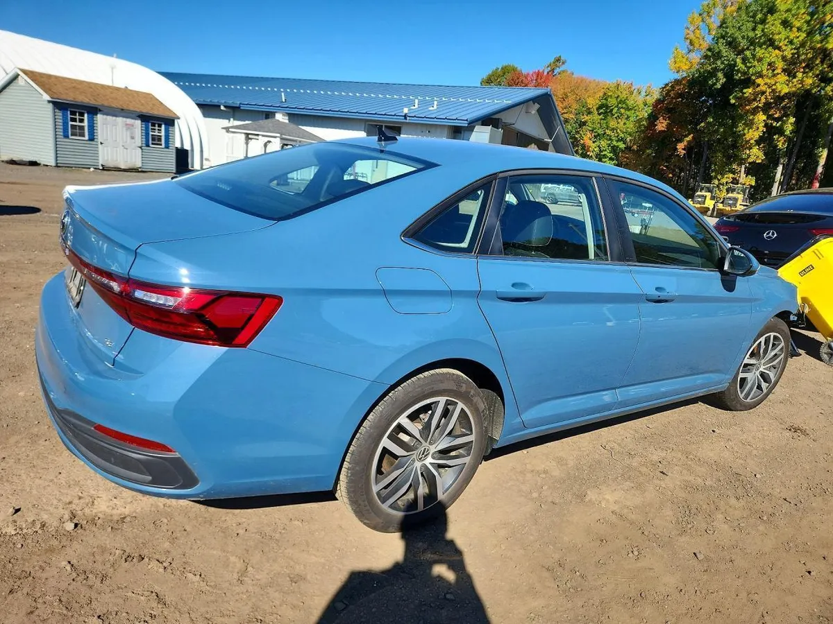 VOLKSWAGEN JETTA SE 2025