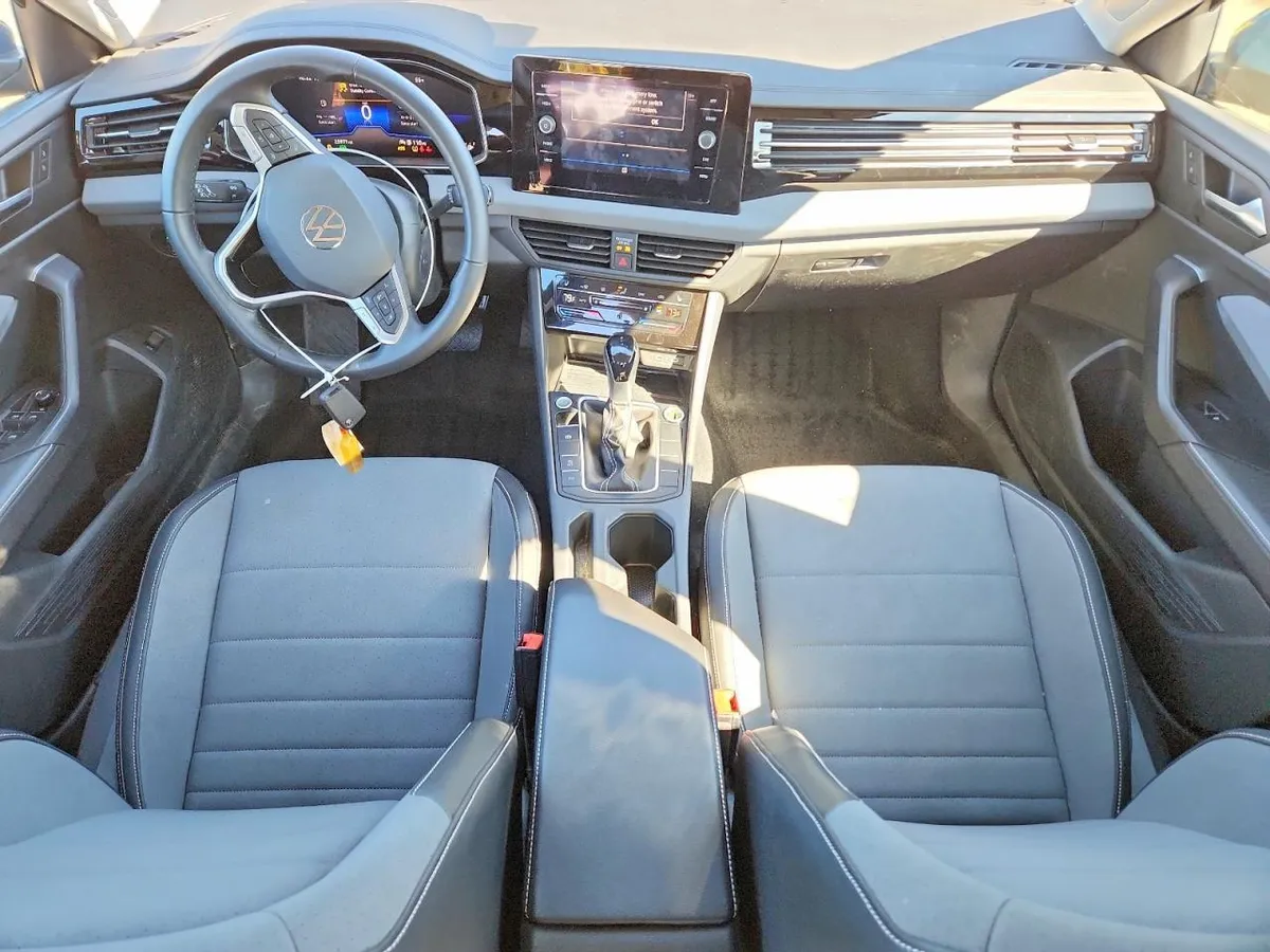 VOLKSWAGEN JETTA SE 2025