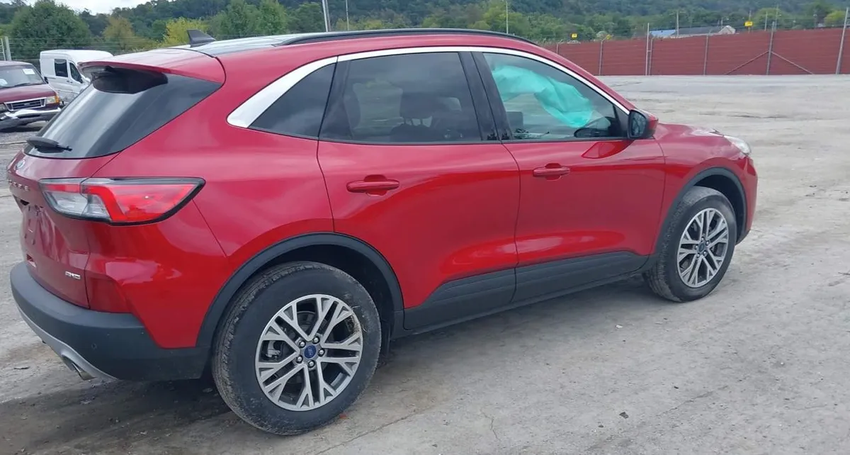 FORD ESCAPE SEL 2022
