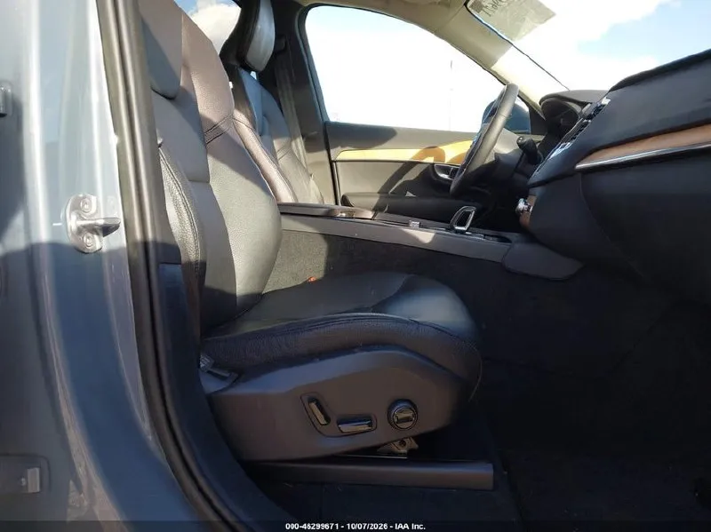 VOLVO XC90 B6 PLUS 7 МЕСТ 2023