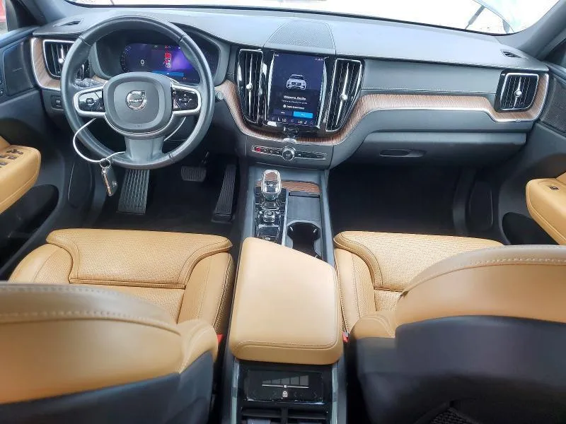 VOLVO XC60 2021