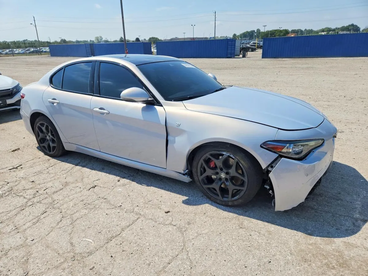 ALFA ROMEO GIULIA SUPER SUPER 2022
