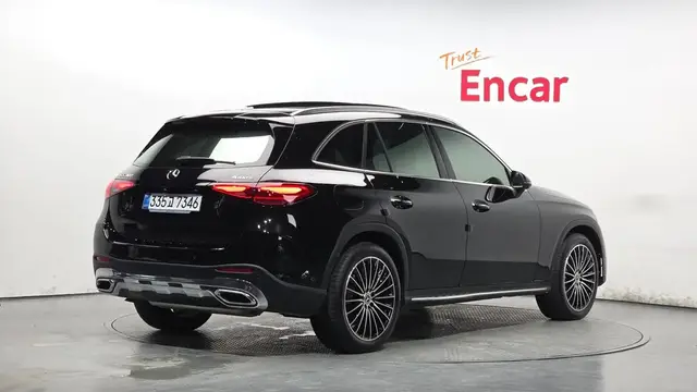 MERCEDES-BENZ GLC 300 2023