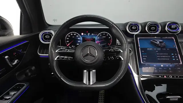 MERCEDES-BENZ GLC 300 2023
