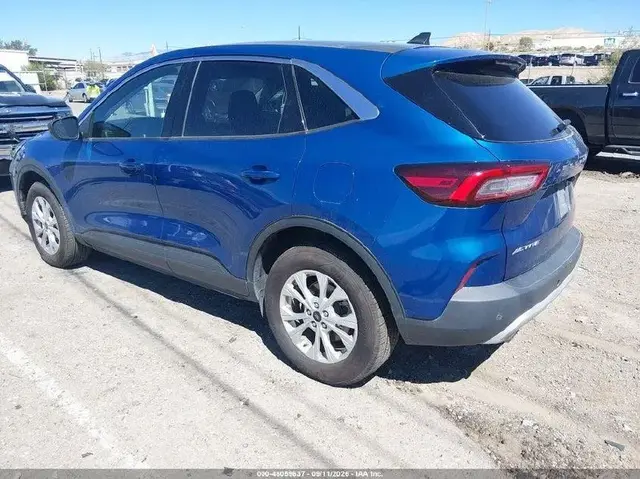 FORD ESCAPE 2023