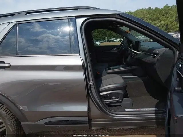 FORD EXPLORER 2026