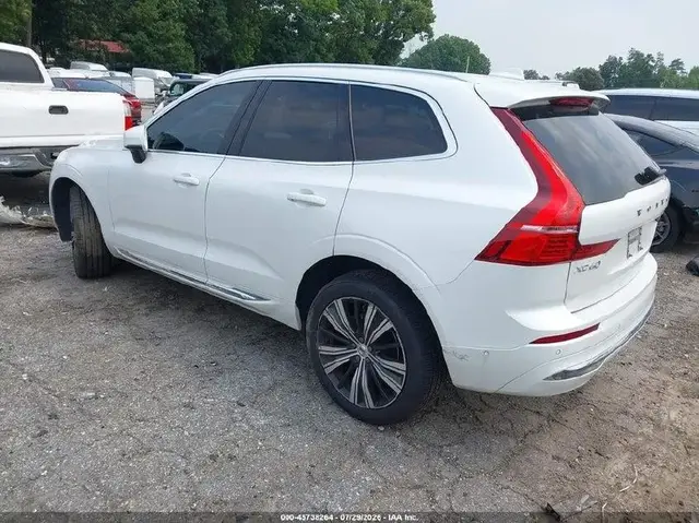 VOLVO XC60 2023