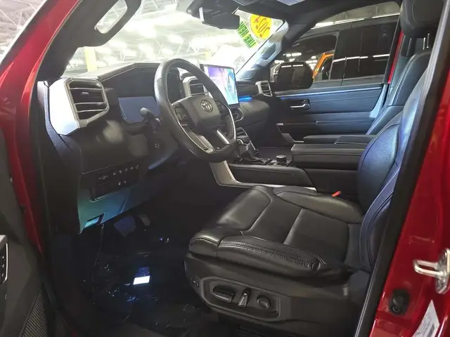 TOYOTA SEQUOIA 2024