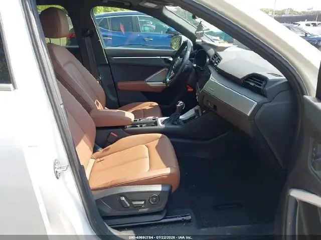 AUDI Q3 2021